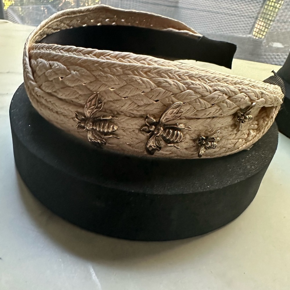 NWT BEE 🐝 headband.